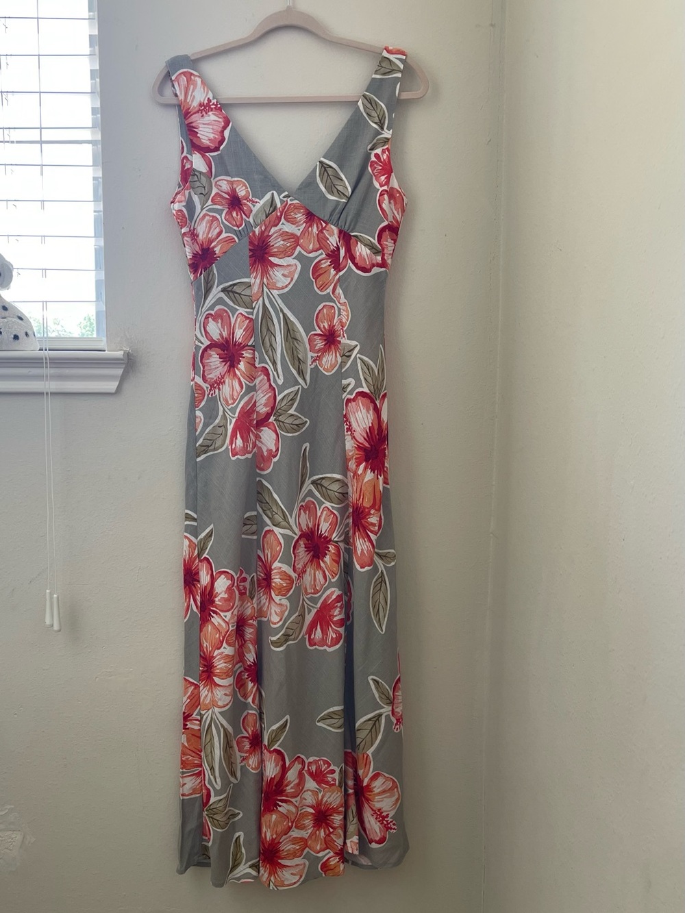 Paper Heart Sleeveless V‑Neck Maxi Dress in Gray with Pink and Orange Blooms